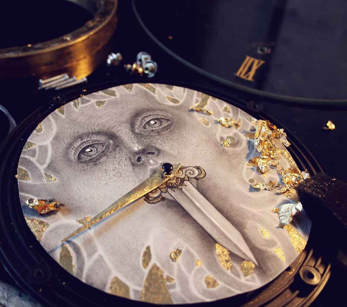 DIY Graphite and Goldleaf Clock